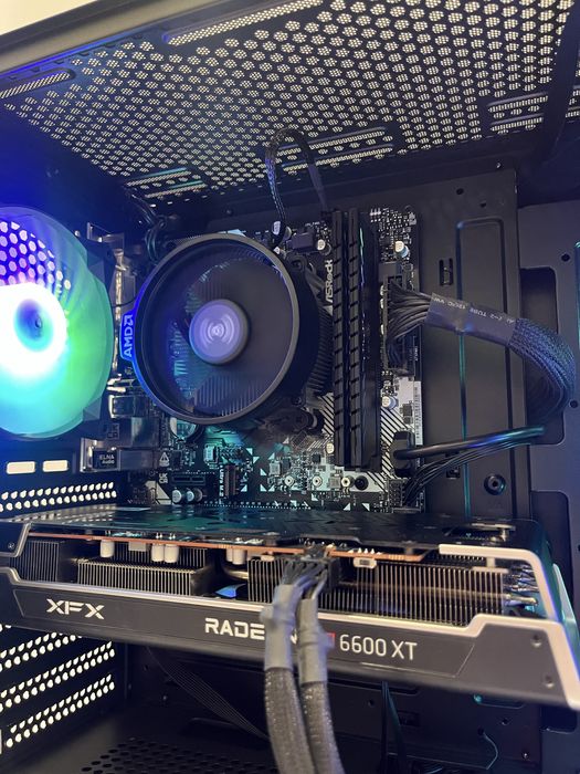 Геймърски компютър AMD Ryzen 5 3600, AMD RX 6600XT 8GB, 16GB Ram