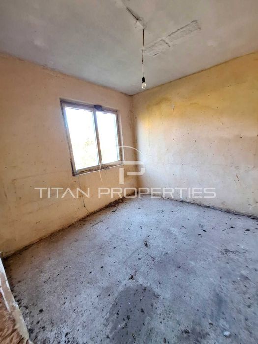 Едноетажна къща в село Беловица