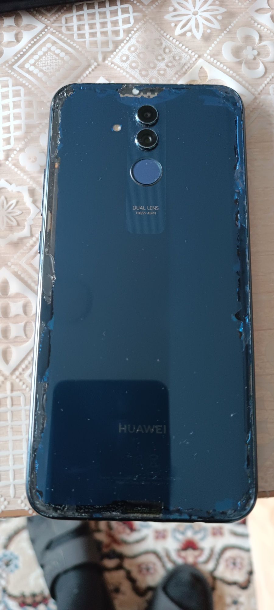 Продам телефон Huawei mate 20 lite