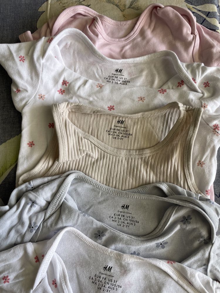 Бебешки боди H&M 2-3 годишни-10 броя/5лв.