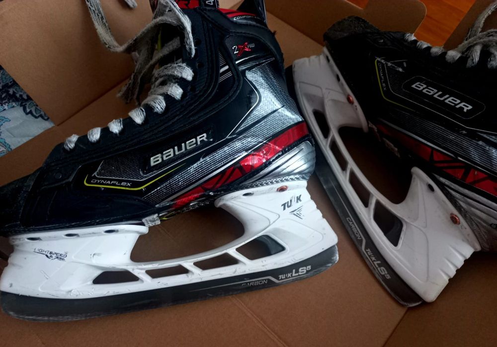 Коньки хоккейные