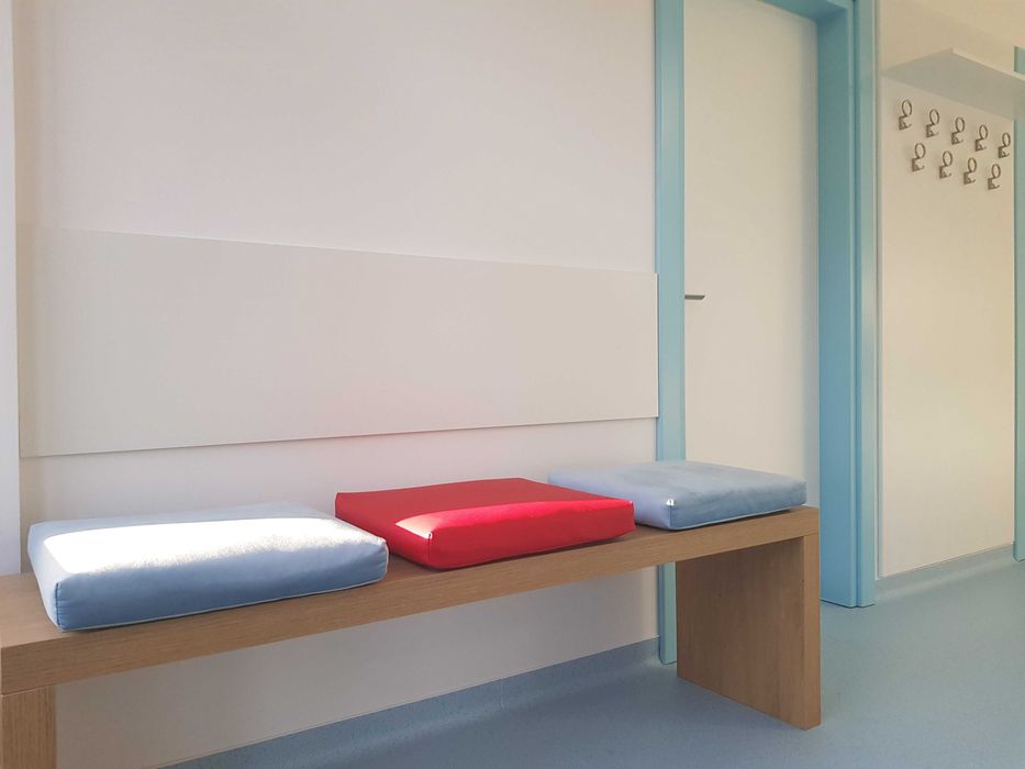 Vand banca pt sala de asteptare