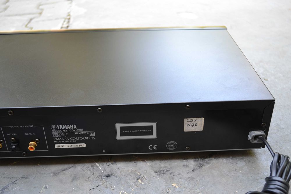 Cd player Yamaha CDX 596