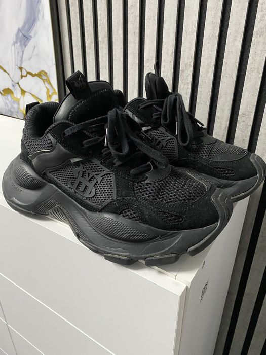 Adidasi made by society