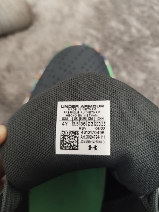 adidasi Under Armour