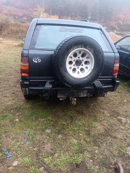 Опел фронтера на части