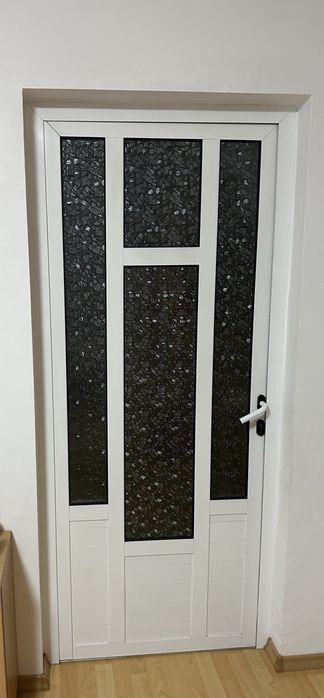 Алуминиеви интериорни врати