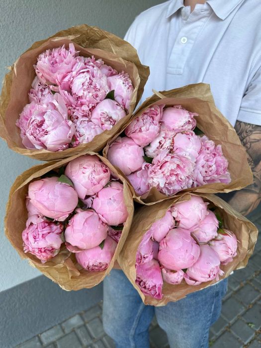 Доставка цветов,букет пионов,букет роз,тюльпаны