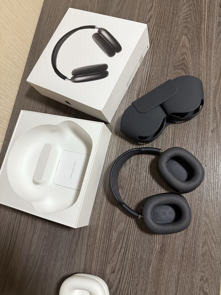 AirPods Max (Black)