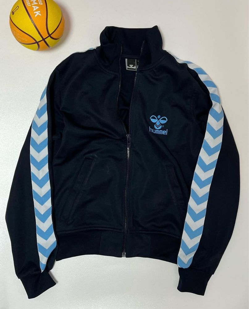 Спортно яке Hummel