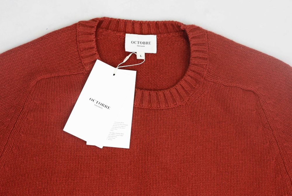 Чисто нов стилен мъжки пуловер на луксозната марка Octobre/Sezane.