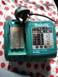 Makita зарядно DC18RA