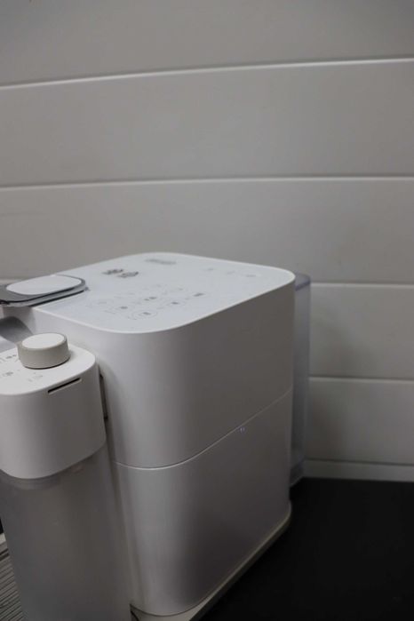 Еспресо кафемашина за капсули Delonghi Nespresso Gran Lattissima EN640