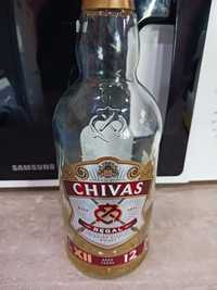 празни бутилки от Chivas regal