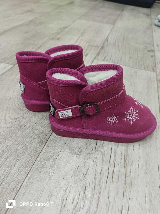 Уги для девочек 31 размер в хорошем состоянии