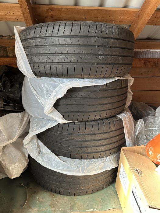 Vând 4 anvelope de vară 255/55 R19
