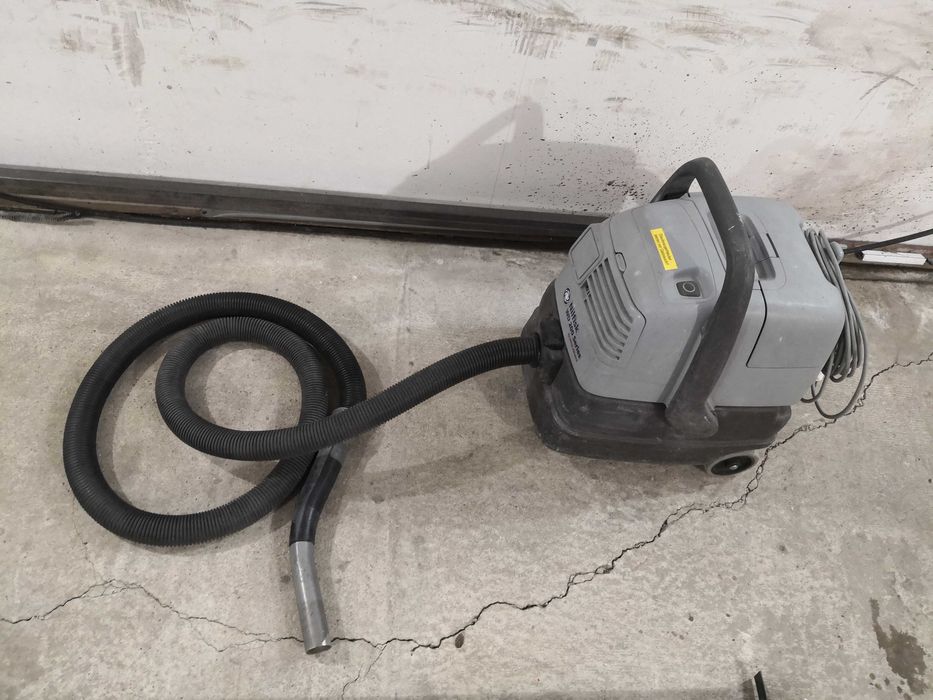 Прахосмукачкa за мокро и сухо почистване Nilfisk WD215