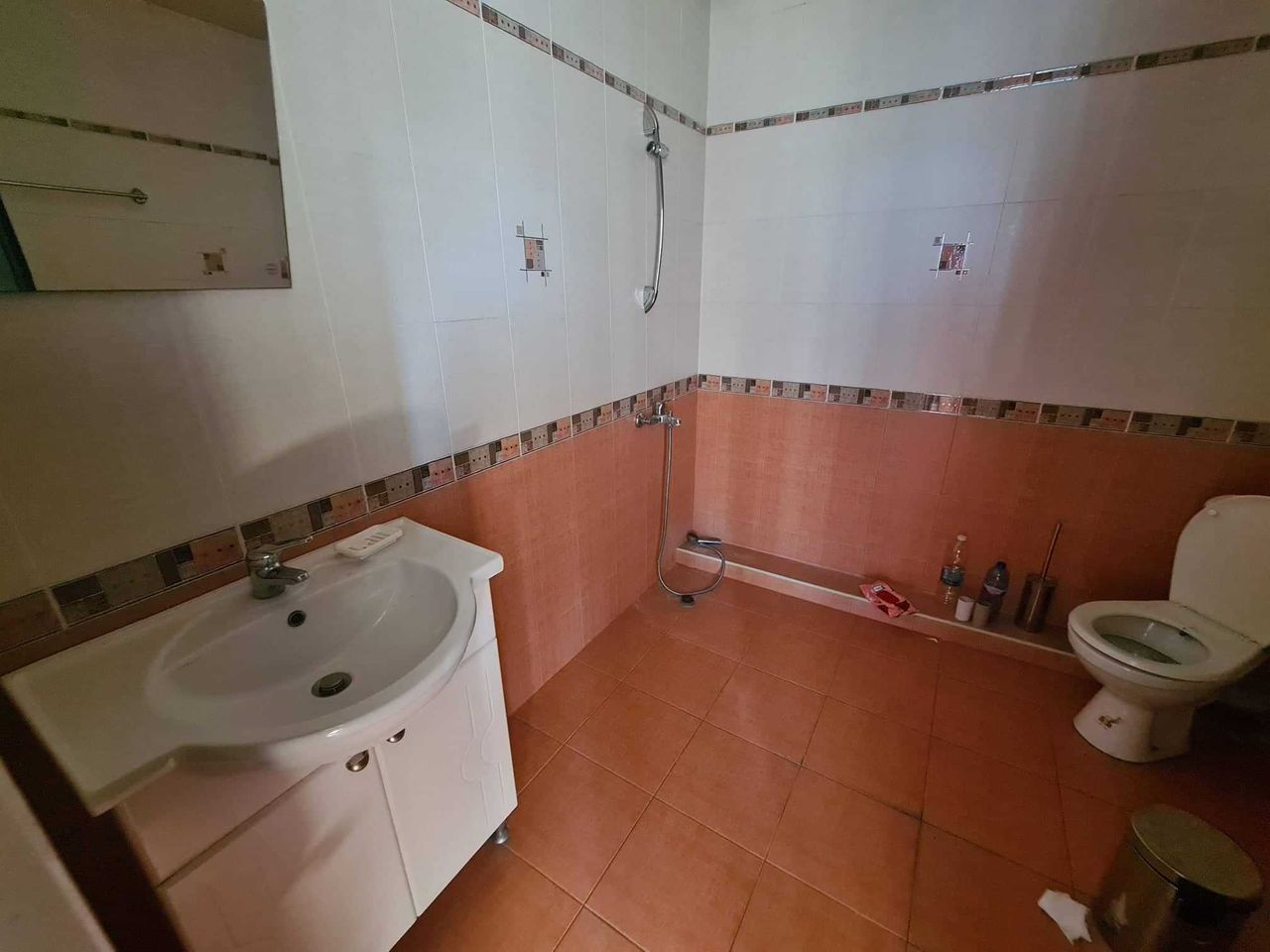 Продава се Магазин в Хасково, Училищни - 300 кв.м за 4 €/кв.м - Снимка #17