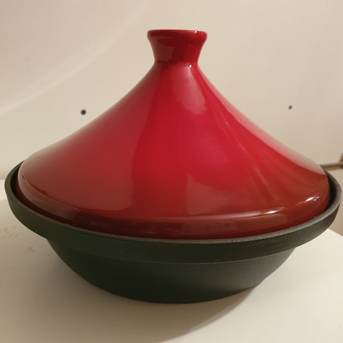 Vas tajine marocan, oala din fonta, capac conic din ceramica