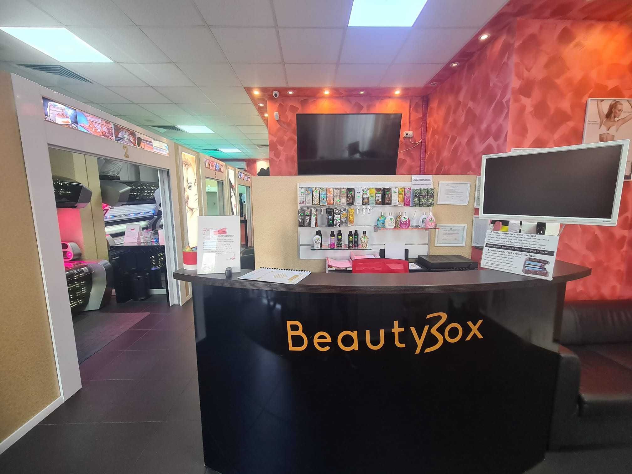 Vand salon de infrumusetare central ce ofera servicii de lux BeautyBox