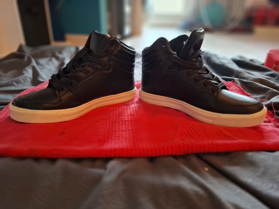 Livergy Sneakers din piele – noi, simpli și versatili