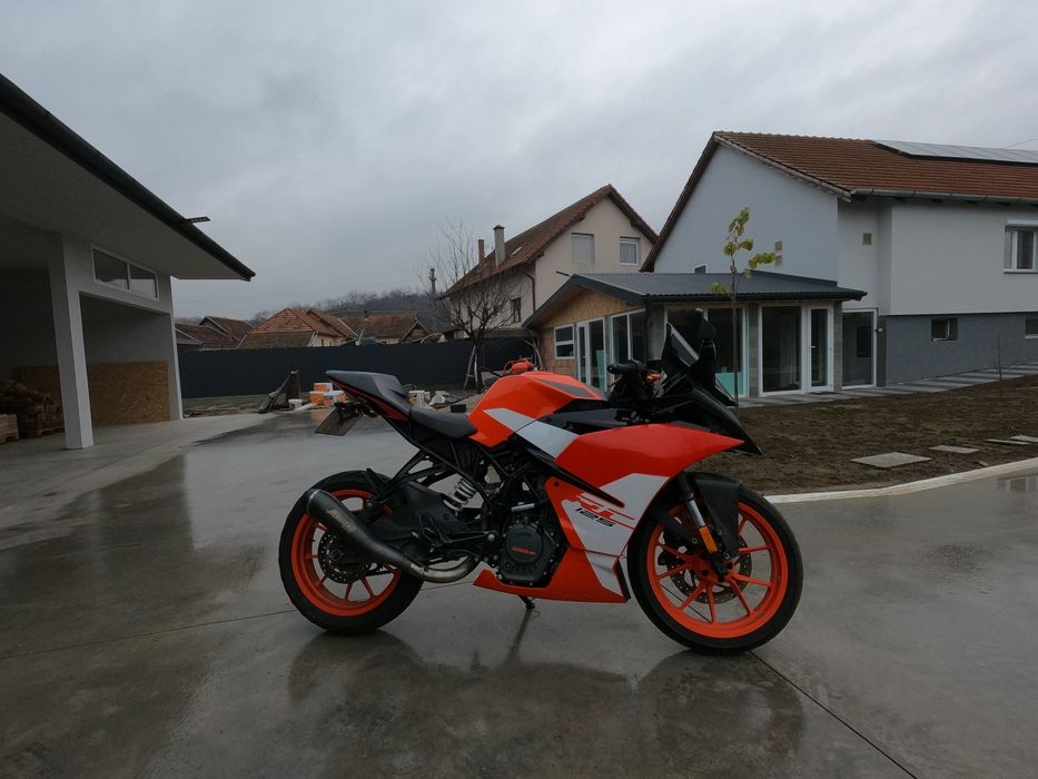 Vând KTM RC125 2017