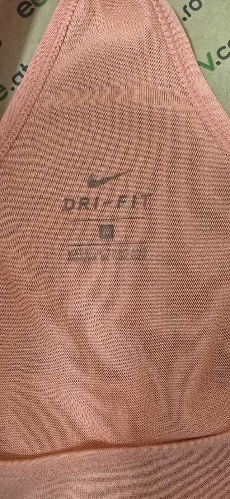 Дамско оригинално потниче.  Като ново.  Nike JUST DO IT