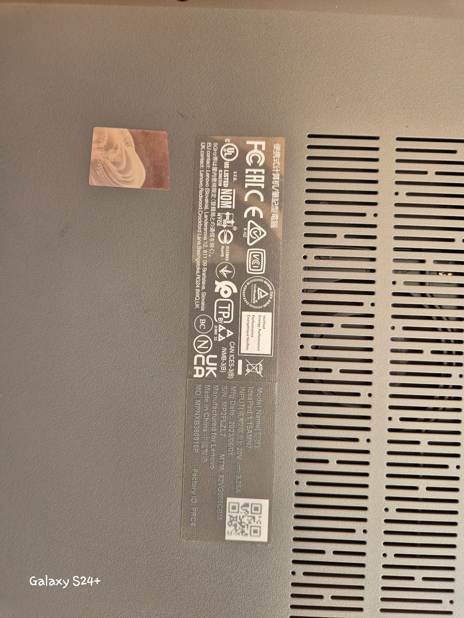 Lenovo ideapad 1