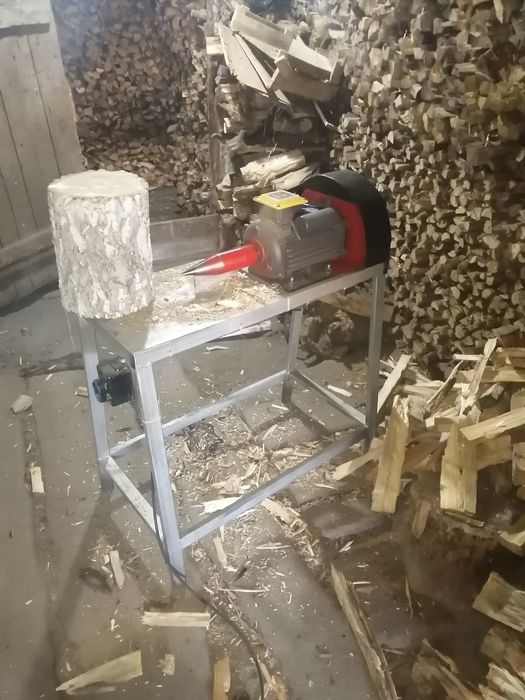 Продам Дровокол 220в,3000 об/мин,3квт ,250000 тнг