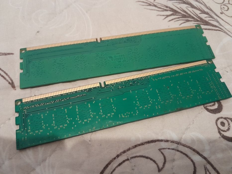 Vând set 2 ram de 2gb