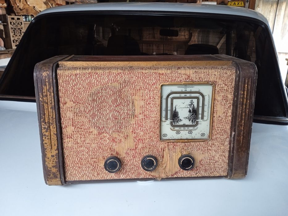 Радиоприемник Рекорд, древний.