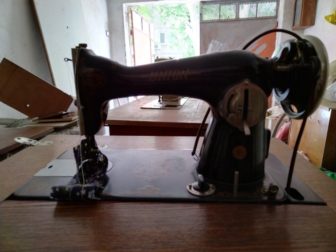 Стара шивашка машина
