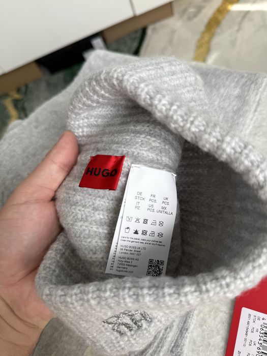 HUGO Red sarmi set fular si caciula dama gri one size noi originale