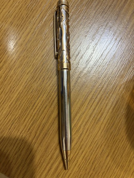 Creion Pierre Cardin