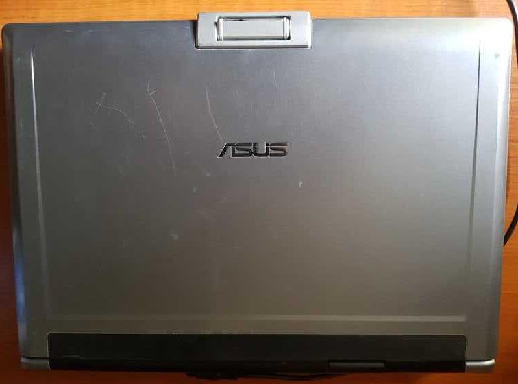 Laptop Asus model F5N