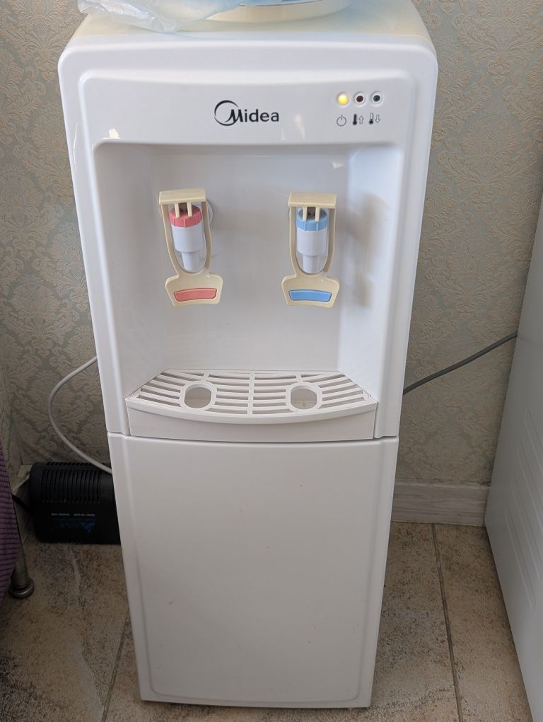 Продам кулер Midea