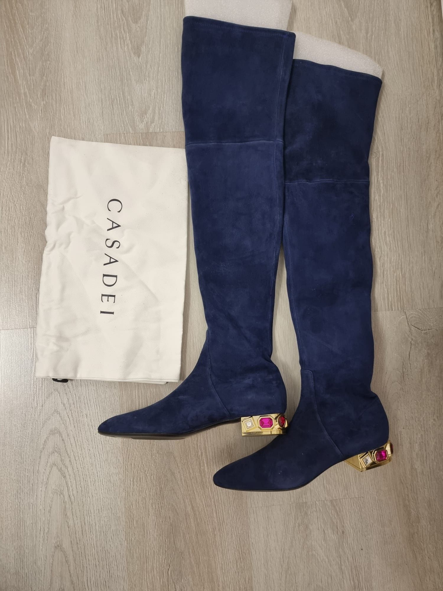 Cisme casadei piele intoarsa