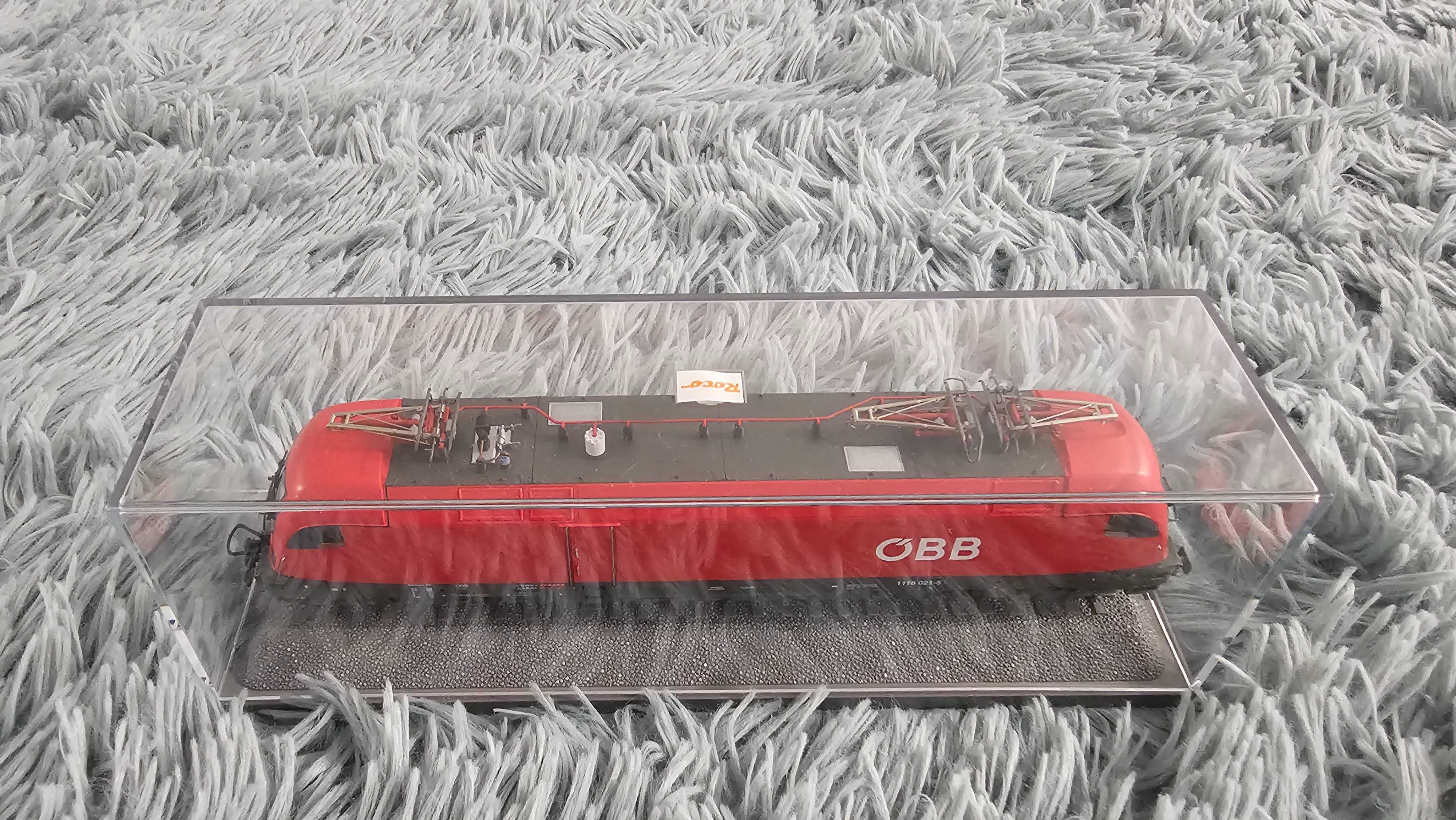 Нов локомотив Rail Cargo Carrier Bulgaria (Roco в мащаб 1:87 H0)