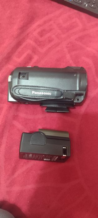 Продам видеокамеру расти новая с новами батарейками Panasonic