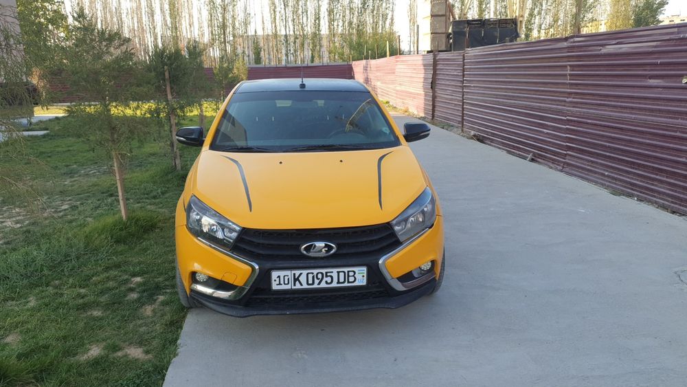 Lada Vesta sotiladi.