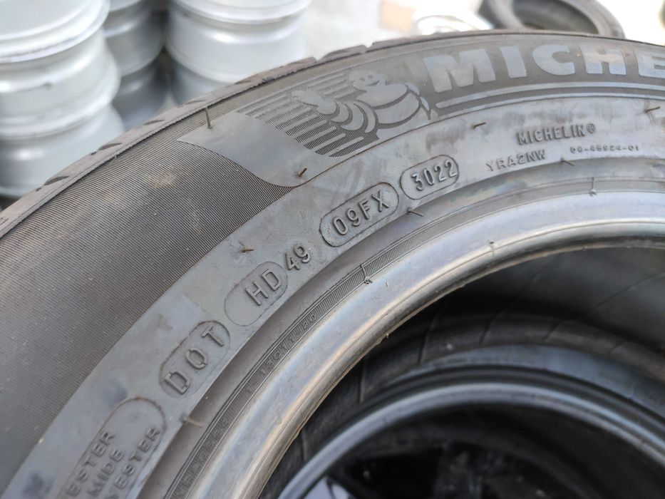 2бр Летни гуми 215 60 16 - Michelin