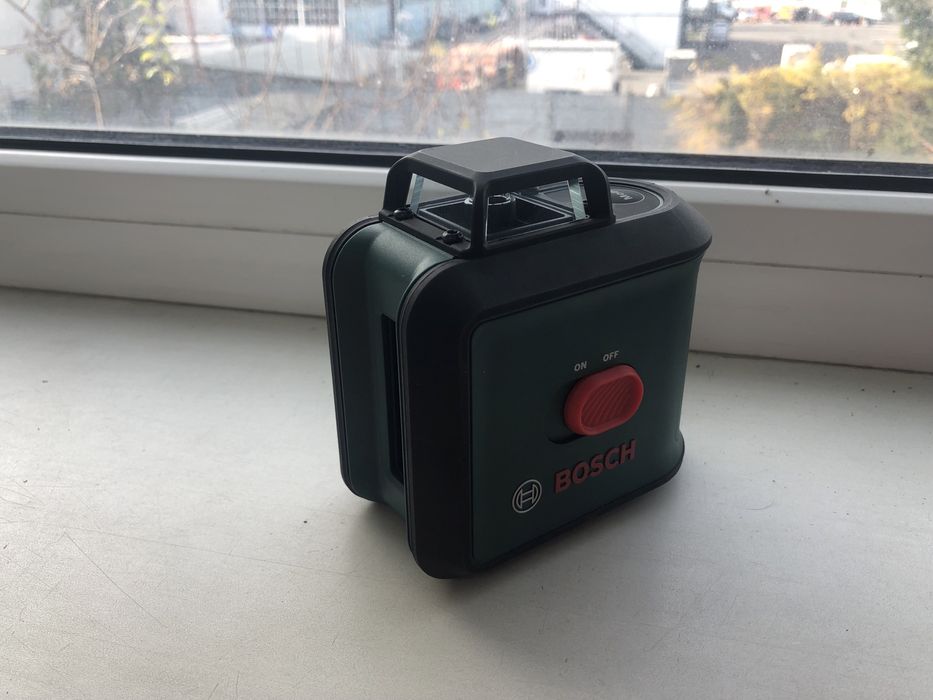 Nivela Laser universal level 360 pret 450 lei laser si husa