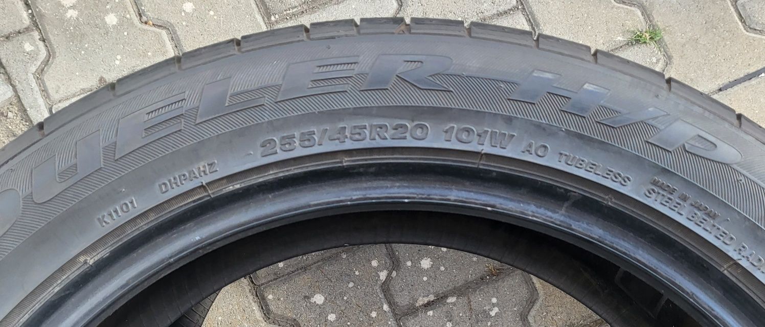 Anvelope turism vara noi Bridgestone 255 45 20