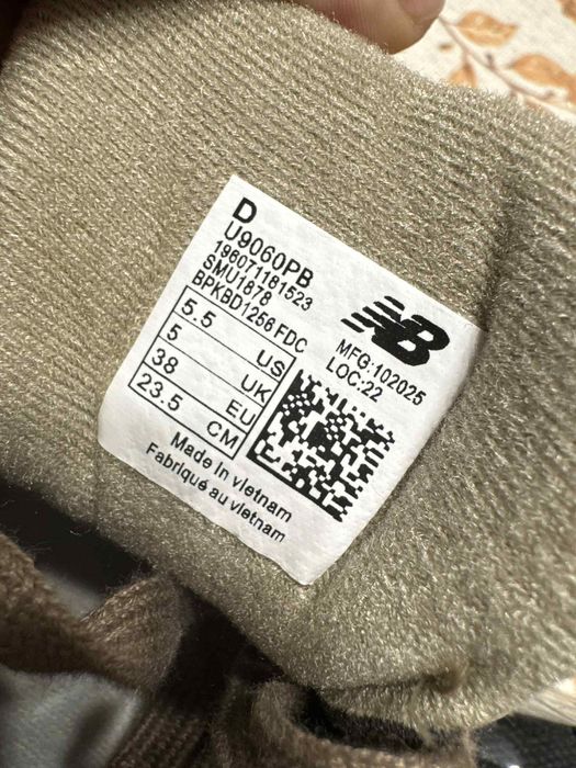 New Balance 9060 MUSHROOM