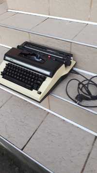 Mașină de scris.