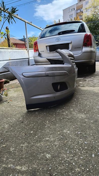 Предна броня за Toyota Avensis