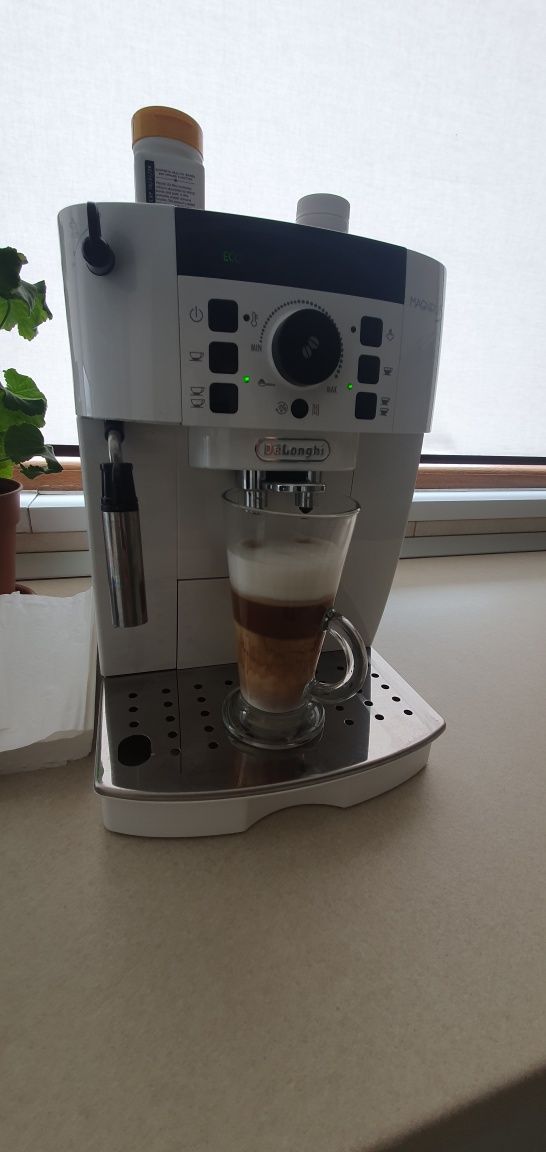 Expresor cafea Delonghi Magnifica S