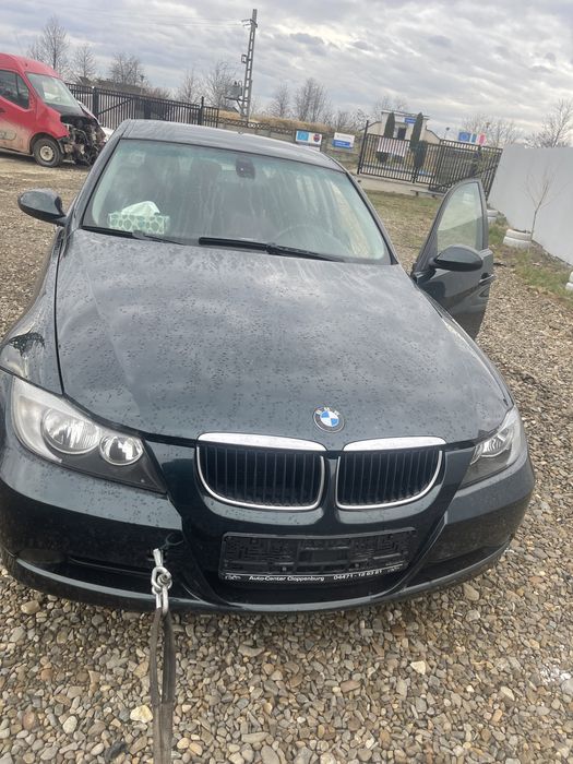 Dezmembrez bmw 318 i din 2007
