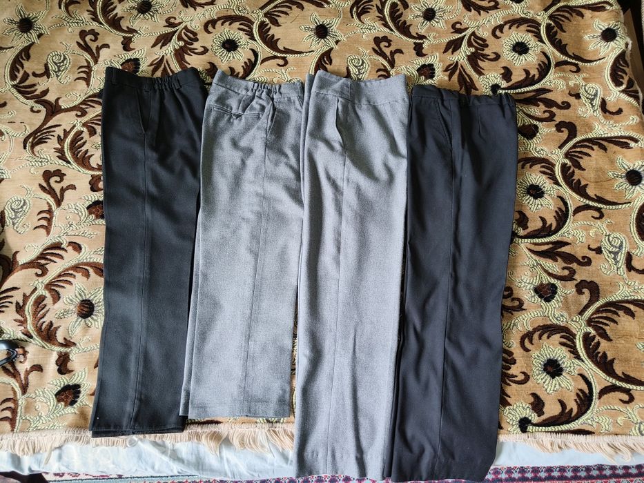 Брюки школьные в отличном состоянии размеры 32 и 54