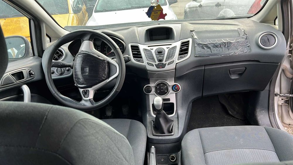 Dezmembrez la pret avantajos autoturism Ford Fiesta